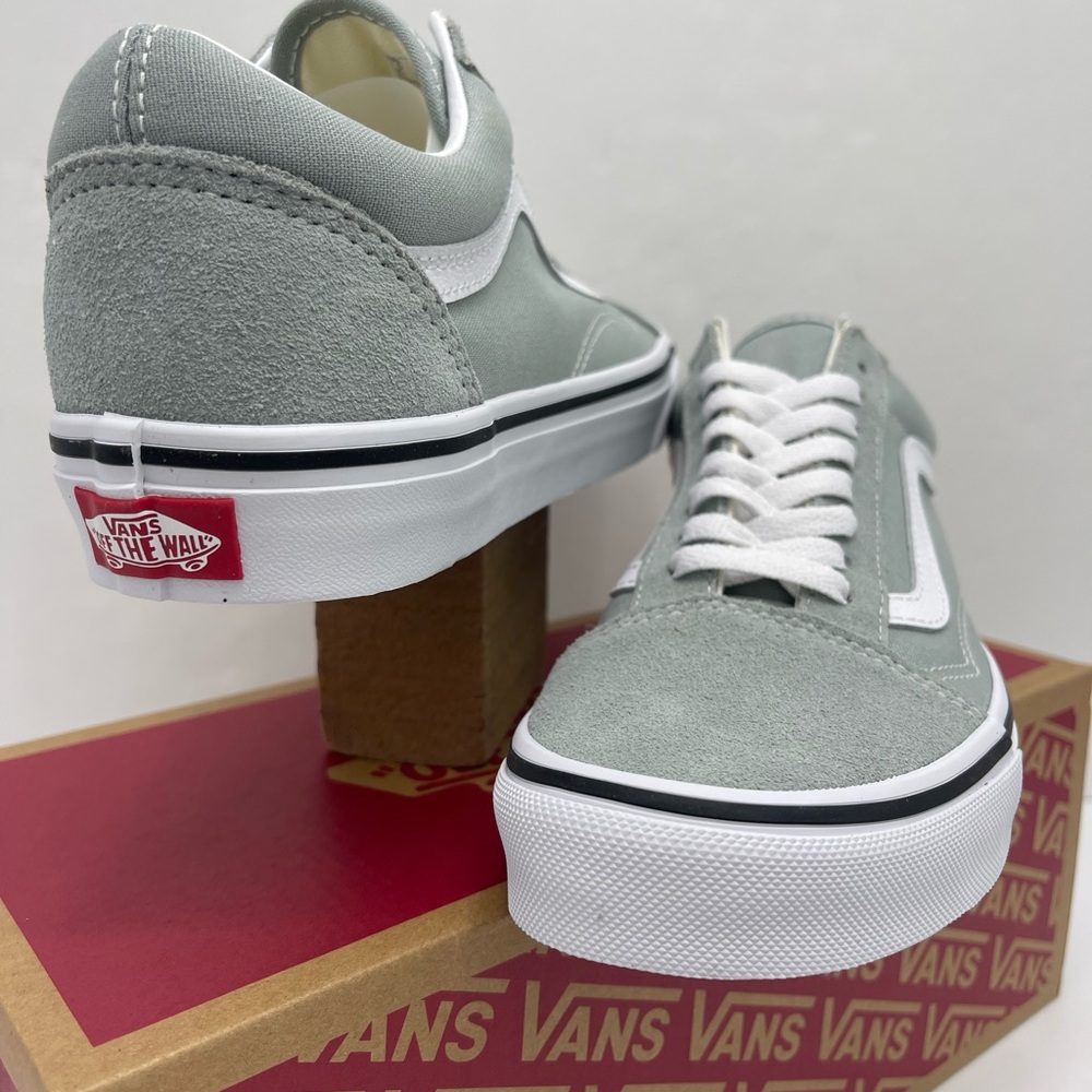Vans WMNS Old Skool
Color Theory Pure Grey
VNO00CR5EPO Sneakers - Picture 7 of 16